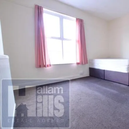Image 6 - South View Road, Sheffield, S7 1DB, United Kingdom - Townhouse for rent