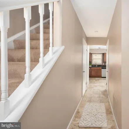 Image 7 - 10202 Scarborough Commons Court, Burke, VA 22015, USA - Townhouse for sale