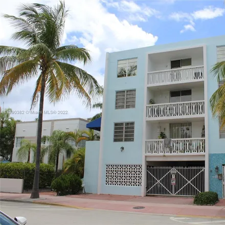 Rent this 1 bed condo on Life House in South of Fifth, 321 Collins Avenue