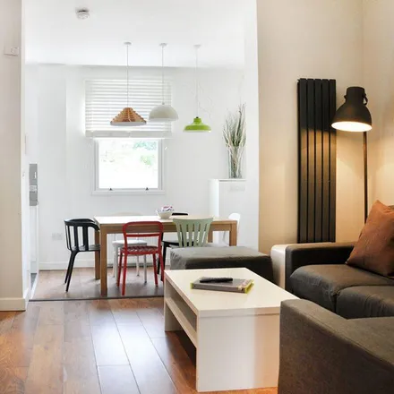 Rent this 2 bed apartment on 97 Hammersmith Grove in London, W6 0NQ