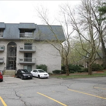 Buy this 1 bed condo on 85 Commons Drive in Shrewsbury, MA 01536