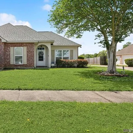 Buy this 4 bed house on 933 West Jeana Street in Gonzales, LA 70737