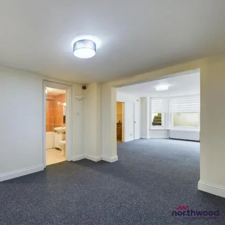 Image 7 - 5 Queens Gardens, Eastbourne, BN21 3EE, United Kingdom - Apartment for sale
