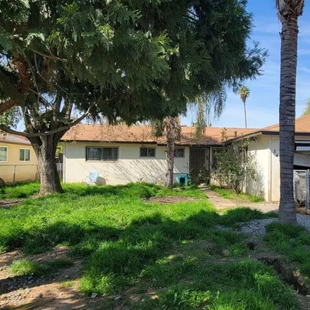 Buy this 3 bed house on 353 North Shasta Avenue in Farmersville, CA 93223