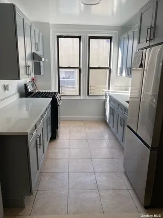 Rent this 4 bed house on 1331 Bronx River Avenue in New York, NY 10472