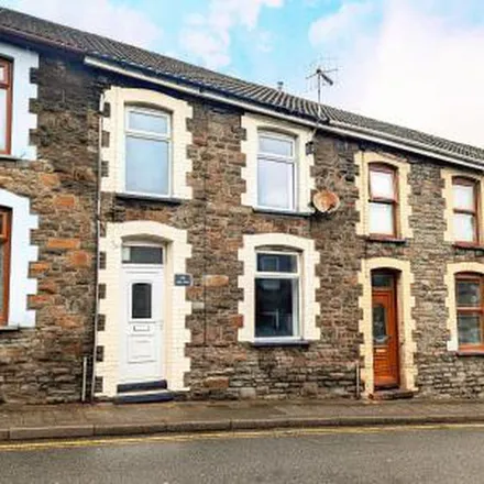 Rent this 3 bed townhouse on A4233 in Cymmer, CF39 9EU
