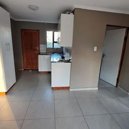 Rent this 2 bed apartment on unnamed road in uMhlathuze Ward 2, Richards Bay