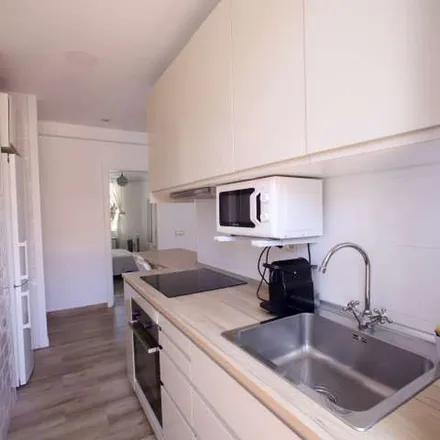 Rent this 4 bed apartment on J&N Dent in Carrer del Mestre Valls, 46022 Valencia