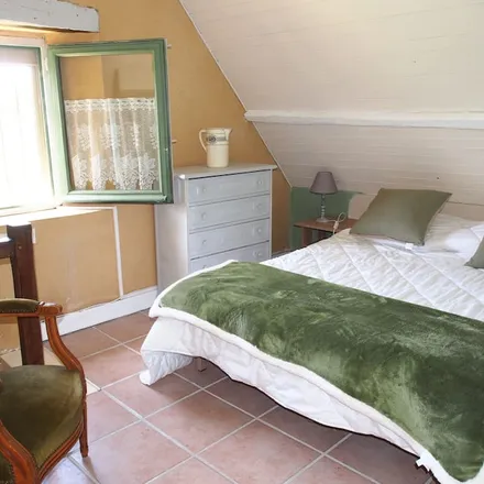 Rent this 2 bed house on 24200 Saint-Vincent-le-Paluel