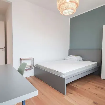 Rent this 5 bed apartment on Müllerstraße 150 in 13353 Berlin, Germany