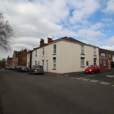 Rent this 5 bed townhouse on Comyn Street in Royal Leamington Spa, CV32 4TU