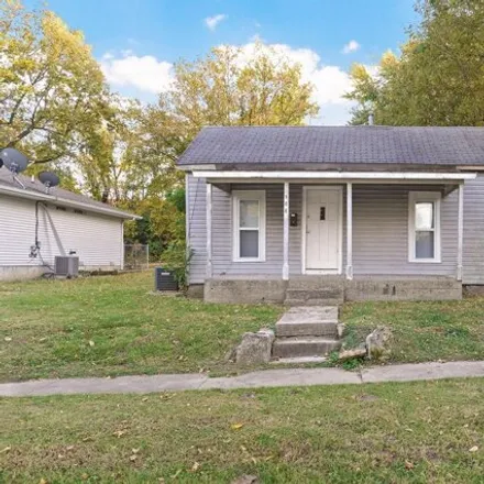 Buy this 2 bed house on 920 East Garfield Street in Springfield, MO 65803