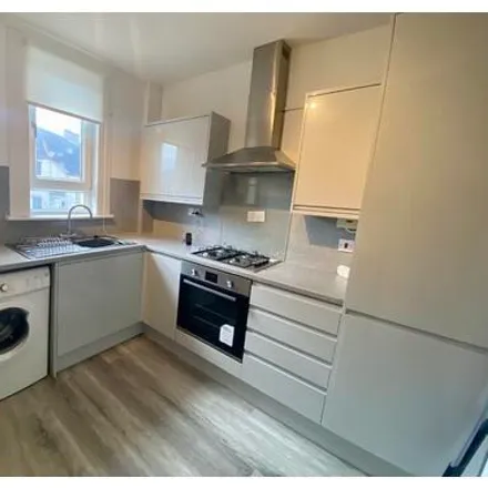Image 5 - Kirk Street, Coatbridge, ML5 1BT, United Kingdom - Apartment for rent