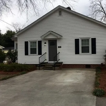Buy this 2 bed house on 435 West College Avenue in Hartsville, SC 29550