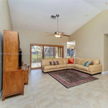 Image 5 - 328 Northwest 94th Terrace, Plantation, FL 33324, USA - House for sale