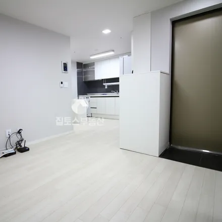 Rent this 2 bed apartment on 서울특별시 강남구 역삼동 722-4