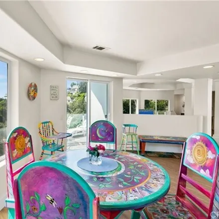 Image 8 - 425 Bonvue Terrace, Laguna Beach, CA 92651, USA - House for sale