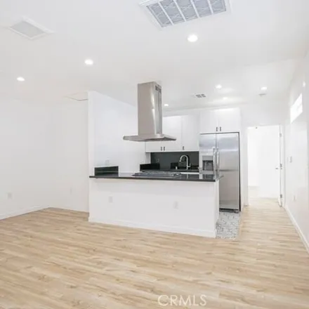 Image 2 - 8377 Glencrest Drive, Los Angeles, CA 91352, USA - House for rent