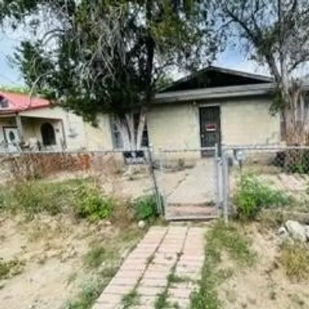 Image 2 - 138 North Colorado Street, Eagle Pass, TX 78852, USA - House for sale