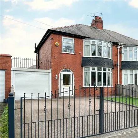 Buy this 3 bed duplex on Hollinwood Avenue in Failsworth, OL9 9NH