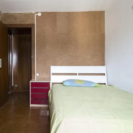 Rent this 3 bed room on Carrer d'Albéniz in 08906 l'Hospitalet de Llobregat, Spain