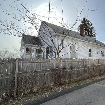 Image 2 - 23 Selldan Street, West Hartford, CT 06110, USA - House for sale