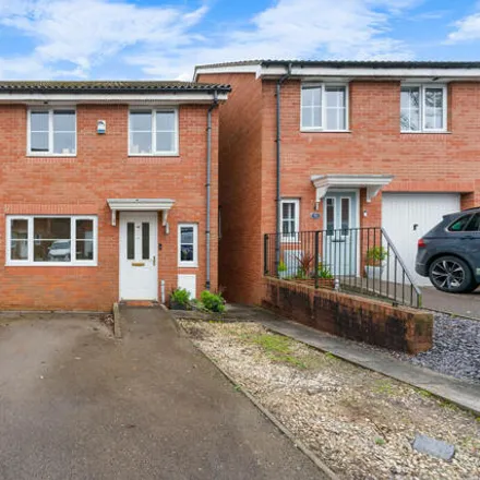 Buy this 3 bed townhouse on Cottingham Drive in Cardiff, CF23 8QG