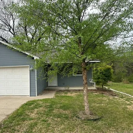 Buy this 3 bed house on 420 North Atoka Avenue in Coweta, OK 74429