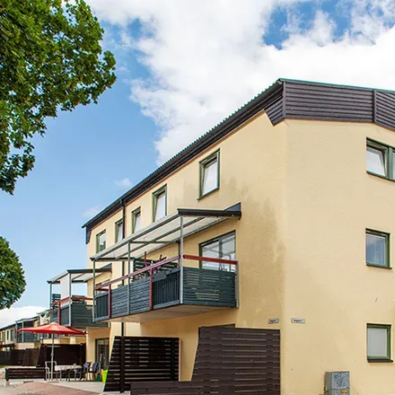 Rent this 3 bed apartment on Squash & Café in Seegatan, 811 33 Sandviken