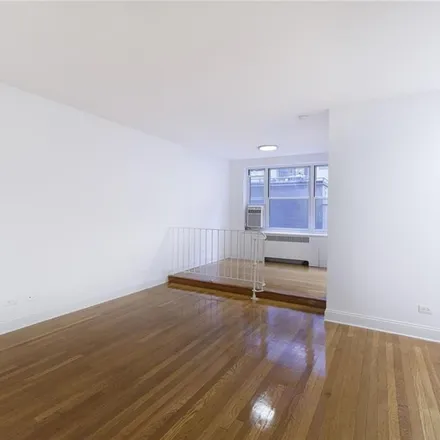 Image 3 - 836 9th Avenue, New York, NY 10019, USA - House for rent