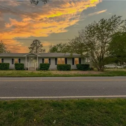 Buy this 5 bed house on 792 Hillwell Road in Great Bridge Gardens, Chesapeake