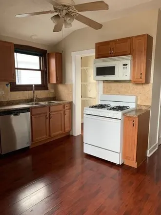 Image 5 - 5417 North Magnet Avenue, Chicago, IL 60630, USA - Apartment for rent