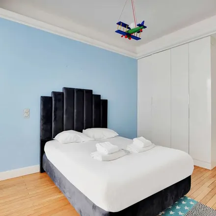 Rent this 5 bed apartment on 4 Rue Nicolas Chuquet in 75017 Paris, France