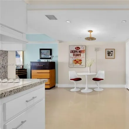 Image 6 - 1601 Northeast 114th Street, Courtly Manor, Miami-Dade County, FL 33181, USA - Condo for sale
