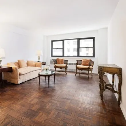 Image 1 - 181 East 73rd Street, New York, NY 10021, USA - Apartment for sale