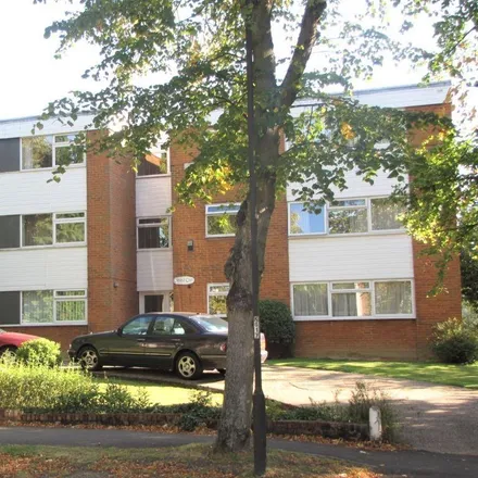 Rent this 2 bed apartment on Chestnut Court in Roxborough Avenue, London