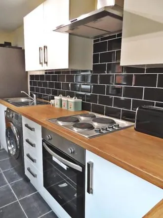 Rent this 5 bed house on Grasmere Avenue in Doncaster, DN2 6NU