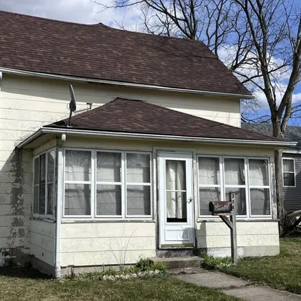 Image 2 - 617 East Locust Street, Belvidere, IL 61008, USA - House for sale