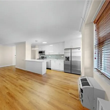 Image 3 - 2475 West 16th Street, New York, NY 11214, USA - Apartment for sale