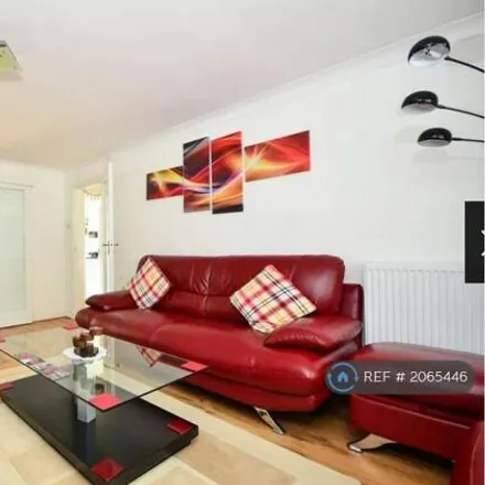 Image 2 - The Sigers, London, HA5 2QH, United Kingdom - Duplex for rent