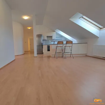 Image 1 - Vienna, Hundsturm, VIENNA, AT - Apartment for rent