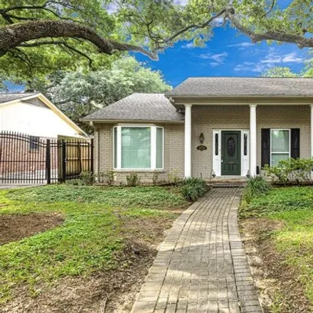 Buy this 3 bed house on 2204 Walnut Bend Lane in Houston, TX 77042