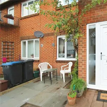 Rent this 1 bed apartment on 25 Glenbuck Road in London, KT6 6BS
