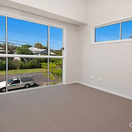 Rent this 3 bed townhouse on 12 Bute Street in Sherwood QLD 4075, Australia