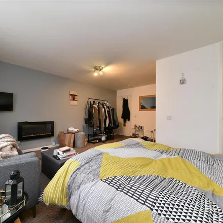 Image 5 - Budgens, Bradman Way, Stevenage, SG1 5RE, United Kingdom - Apartment for rent