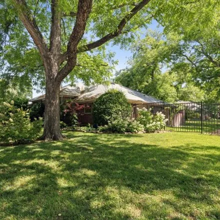 Image 2 - 3463 Lantern Hollow St, Fort Worth, Texas, 76109 - House for sale