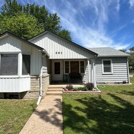 Buy this 3 bed house on 1221 North Jackson Street in Hutchinson, KS 67501