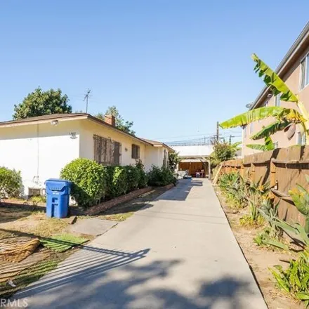 Buy this 4 bed house on 1791 West 35th Street in Los Angeles, CA 90018