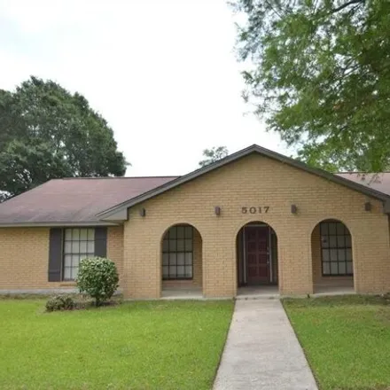 Rent this 3 bed house on 5029 Parkoaks Drive in Parkview East, Baton Rouge