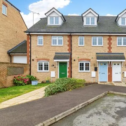 Buy this 3 bed townhouse on Sovereign Close in Leighton Buzzard, LU7 1FT